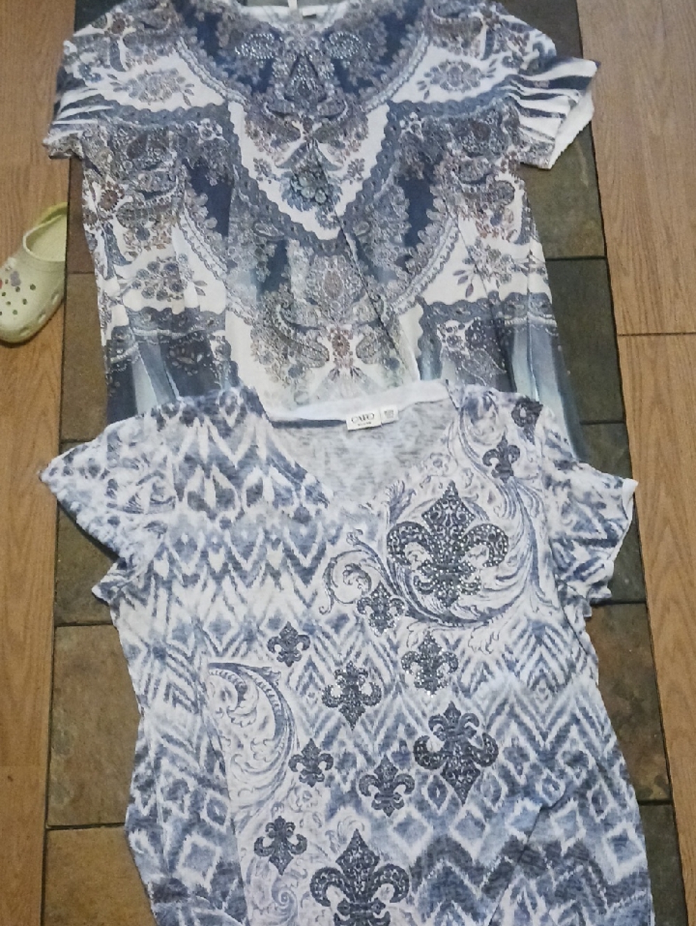 Cato Women's Blue and White Short Sleeve Patterned Top